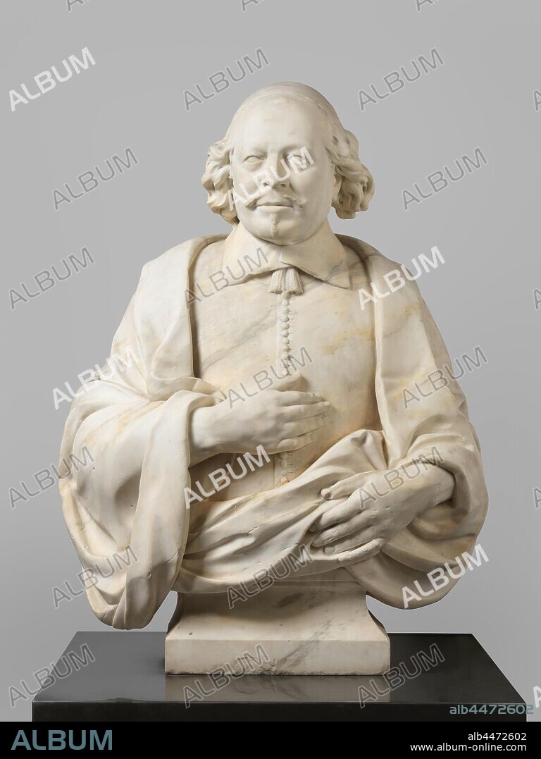 Bust of an unknown man, The head with mustache and imperial is turned slightly to the left, the right hand is loosely in front of the chest, the left, diagonally below it, the cloak holds up. He wears a calot on the wavy hair and is dressed in a jerkin, closed by a long row of buttons. Two fields under the flat collar. A large cloak hanging from the shoulders covers both arms and is turned to the left at the waist. The image, which ends below the waist, is connected to a rectangular base that is rejuvenating upwards., Bartholomeus Eggers (school of), Netherlands, c. 1650 - c. 1699, marble (rock), h 92.5 cm × w 65 cm × d 27 cm × w 160 kg.