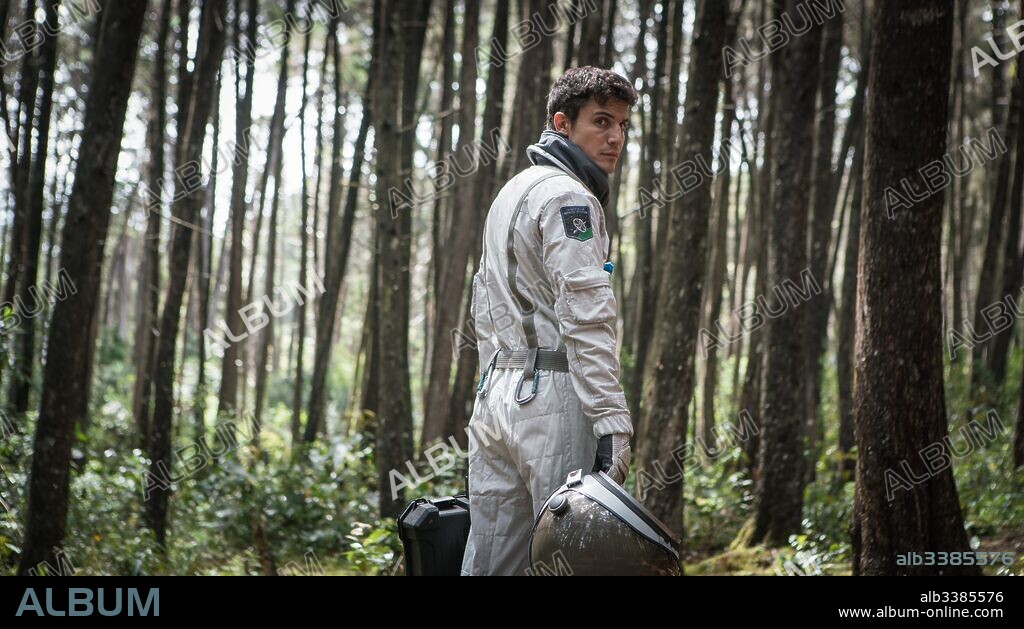 ALEX GONZALEZ en ORBITA 9, 2017, dirigida por HATEM KHRAICHE RUIZ-ZORRILLA. Copyright CACTUS FLOWER/DYNAMO/MONO FILMS/TELEFONICA STUDIOS.