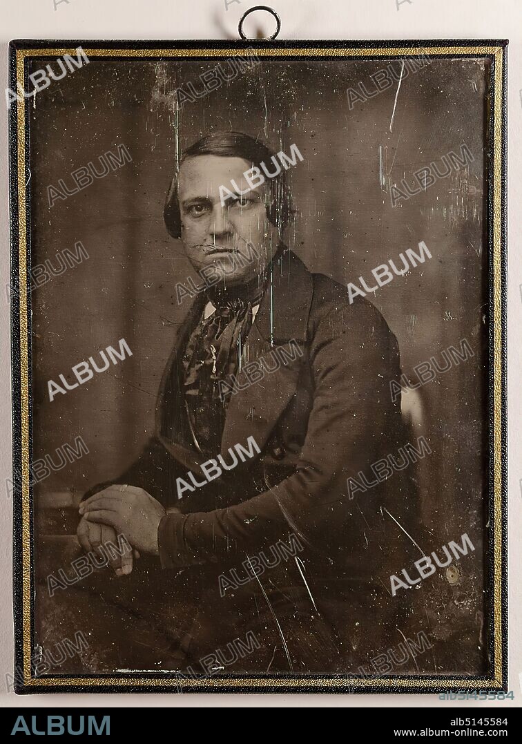 Hermann Biow, Adolph Schoder, member of the National Assembly in Frankfurt a. M, daguerreotype, picture size: height: 20.00 cm; width: 15.30 cm, label: verso: Adolph Schoder Member of Parliament, Photo: Biow 1848, LBH 38758, top right: D. p. 75, portrait photography, sitting figure, half-length portrait, arm positions, gestures, historical person, man, politician.