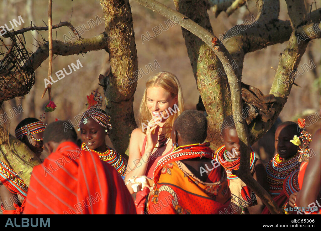 NINA HOSS en LA MASAI BLANCA, 2005 (DIE WEISSE MASSAI), dirigida por HERMINE HUNTGEBURTH. Copyright CONSTANTIN FILM.
