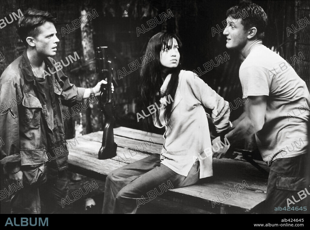 MICHAEL J. FOX, SEAN PENN und THUY THU LE in CASUALTIES OF WAR, 1989, unter der Regie von BRIAN DE PALMA. Copyright COLUMBIA TRI STAR.