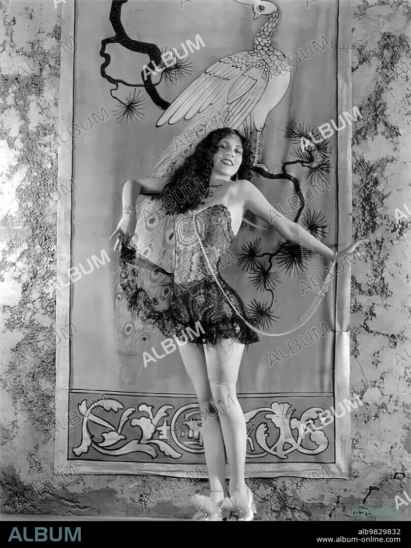 OLIVE BORDEN in THE MONKEY TALKS, 1927, directed by RAOUL WALSH. Copyright FOX FILM CORPORATION.