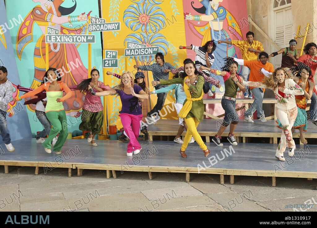 ADRIENNE BAILON, KIELY WILLIAMS y SABRINA BRYAN en CHEETAH GIRLS, THE: ONE WORLD-TV, 2008, dirigida por PAUL HOEN. Copyright KHUSSRO FILMS/MARTIN CHASE PRODUCTIONS/DISNEY CHANNEL.