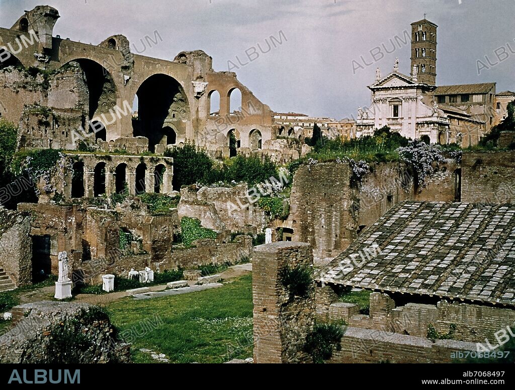 BASILICA COMENZADA POR MAJENCIO EN 307/310  Y TERMINADA POR CONSTANTINO EN 312.