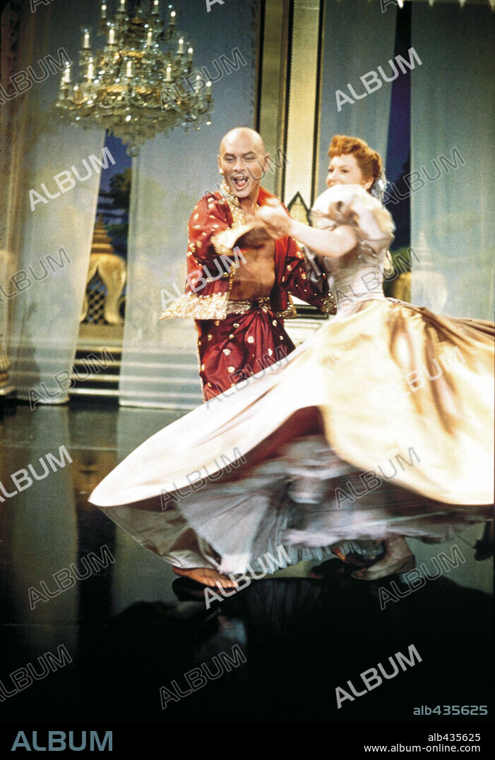 DEBORAH KERR y YUL BRYNNER en EL REY Y YO, 1956 (THE KING AND I), dirigida por WALTER LANG. Copyright 20TH CENTURY FOX.