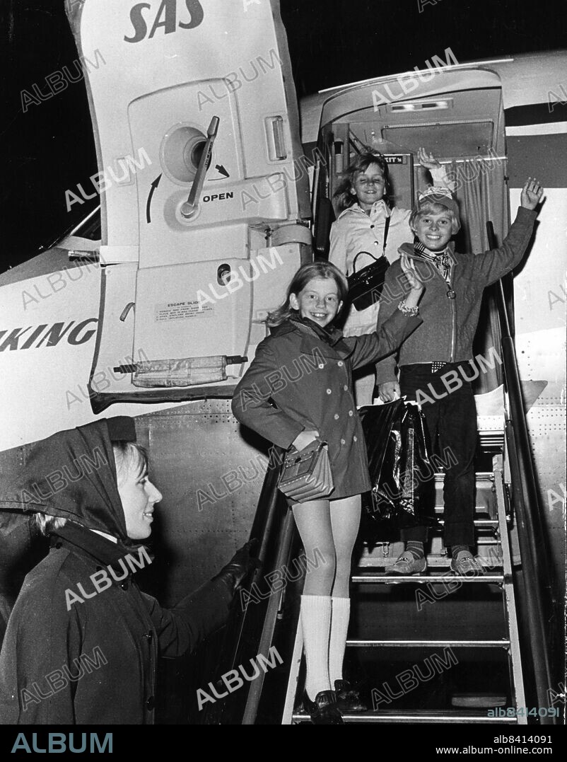 ARKIV - 1969- Pippi,Tommy och Annika lämnar Sverige för resan till VästIndien och inspelningen av "Pippi Långstrump på de sju haven"- Pippi spelas av Inger Nilsson, Tommy av Per Sundberg och Annika av Maria Persson. Foto: Bengt Almquist / DN / TT / Kod: 1. ** SVD OUT **.