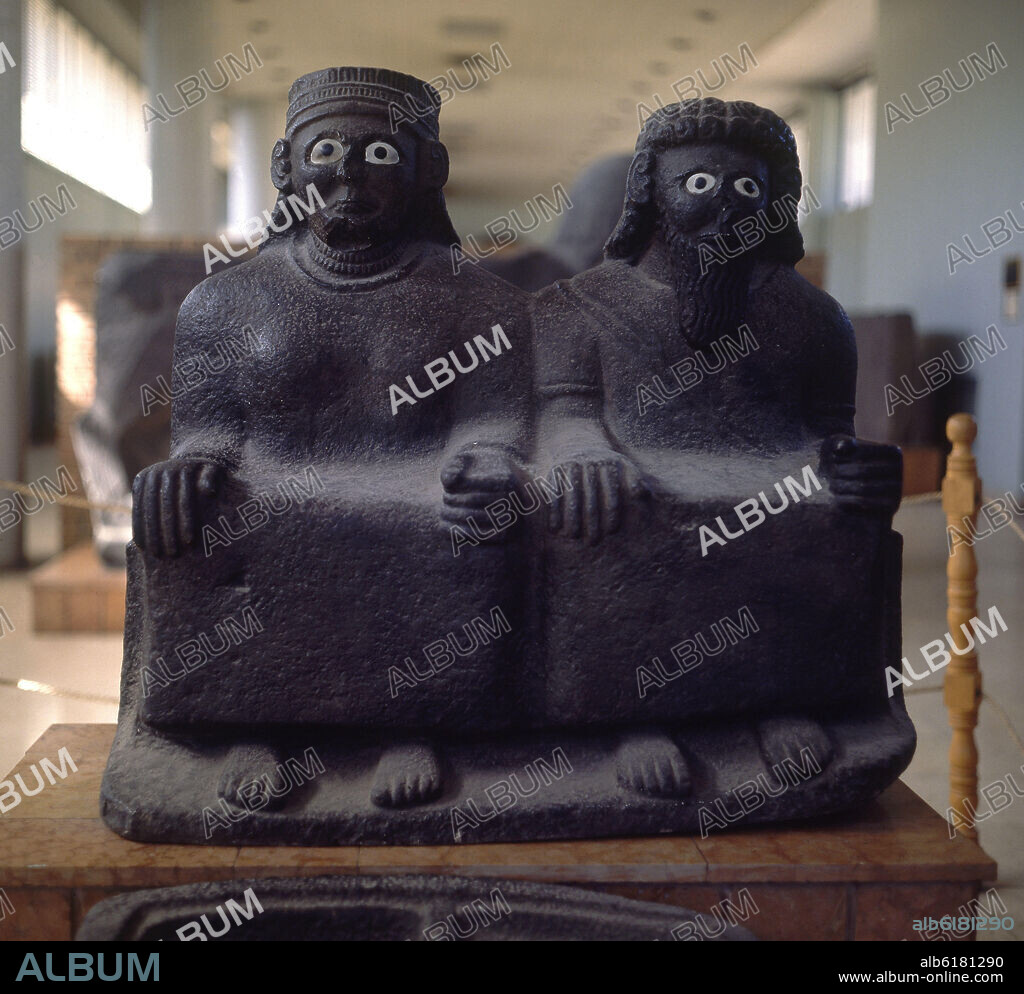 ESCULTURA PROCEDENTE DE TELL HALAF S IX AC- PAREJA DE DIOSES.
