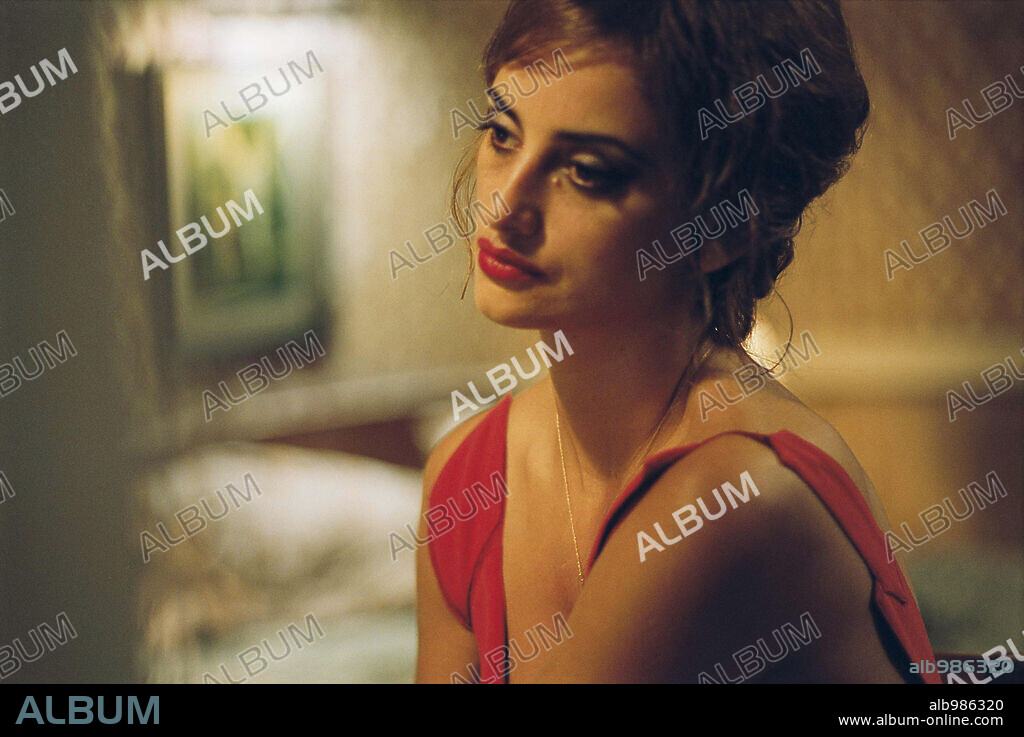 PENELOPE CRUZ in CHROMOPHOBIA, 2005, directed by MARTHA FIENNES. Copyright ISLE OF MAN FILM COMMISSION/QUINTA COMMUNICATIONS/ROTHOLZ PI.