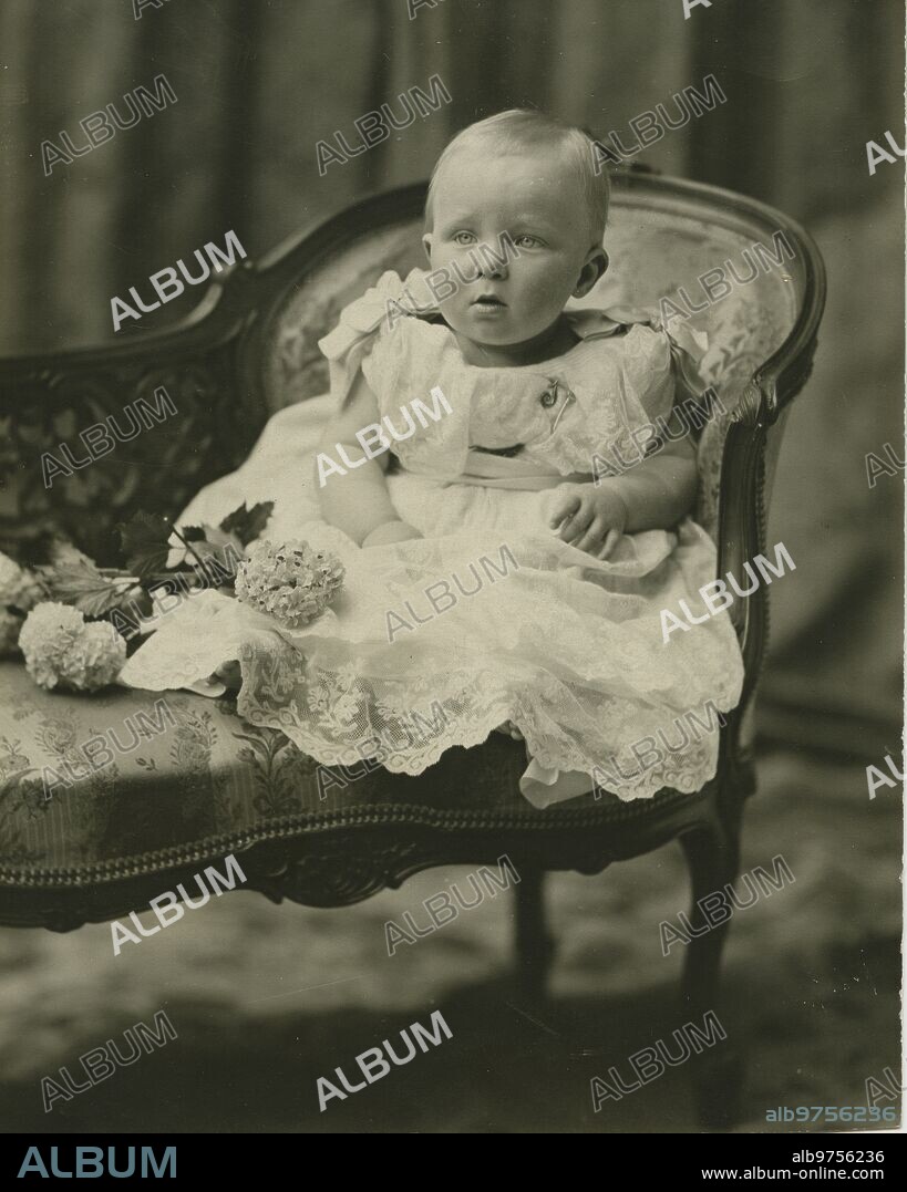 1908. Portrait of D. Alfonso de Borbón y Battenberg.