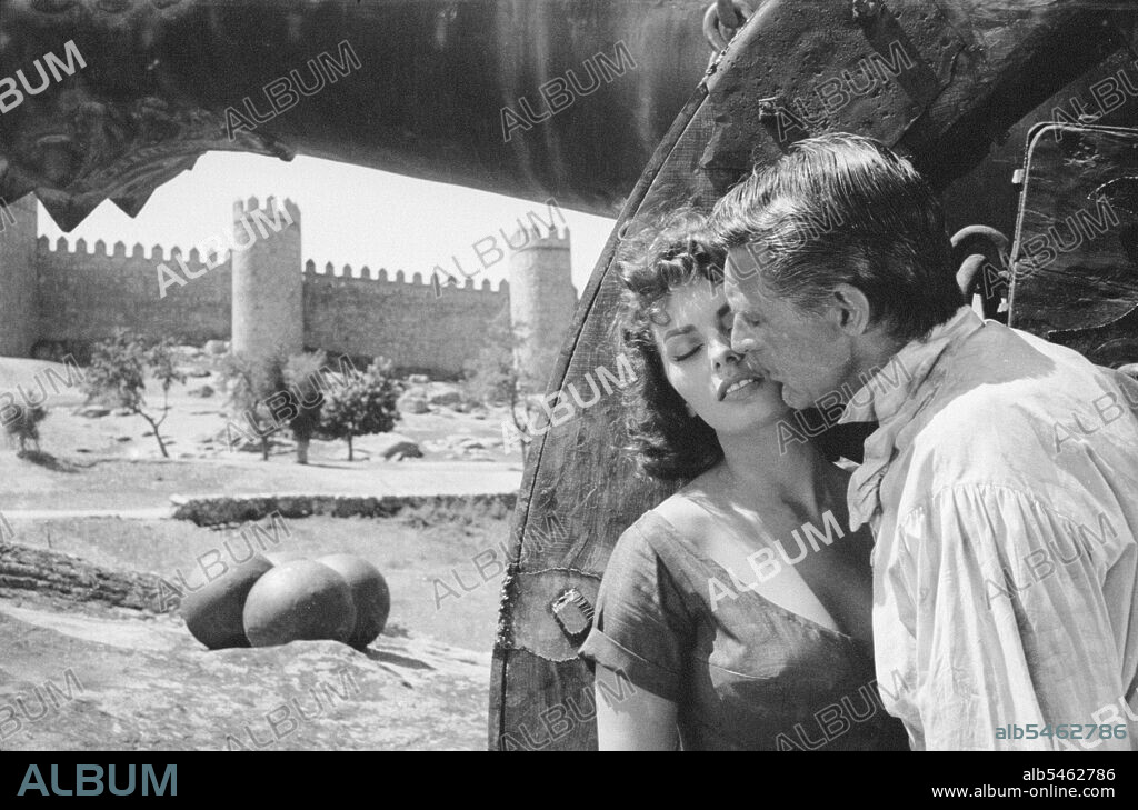 Cary Grant and LOREN SOPHIA / LOREN SOFIA 1934/. CARY GRANT and SOPHIA LOREN in THE PRIDE AND THE PASSION, 1957, directed by STANLEY KRAMER. Copyright STANLEY KRAMER CO./UNITED ARTISTS.