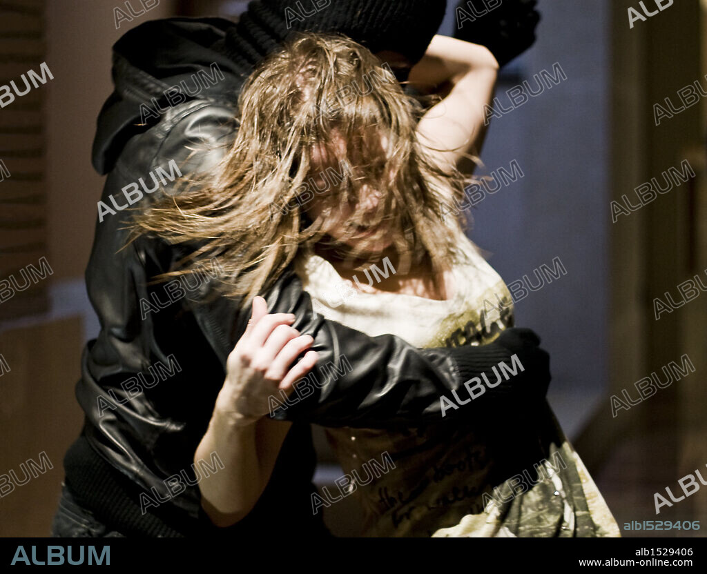 MANUELA VELLES en SECUESTRADOS, 2010, dirigida por MIGUEL ANGEL VIVAS. Copyright VACA FILMS/LA FABRIQUE 2/ BLUR PRODUCCIONES.