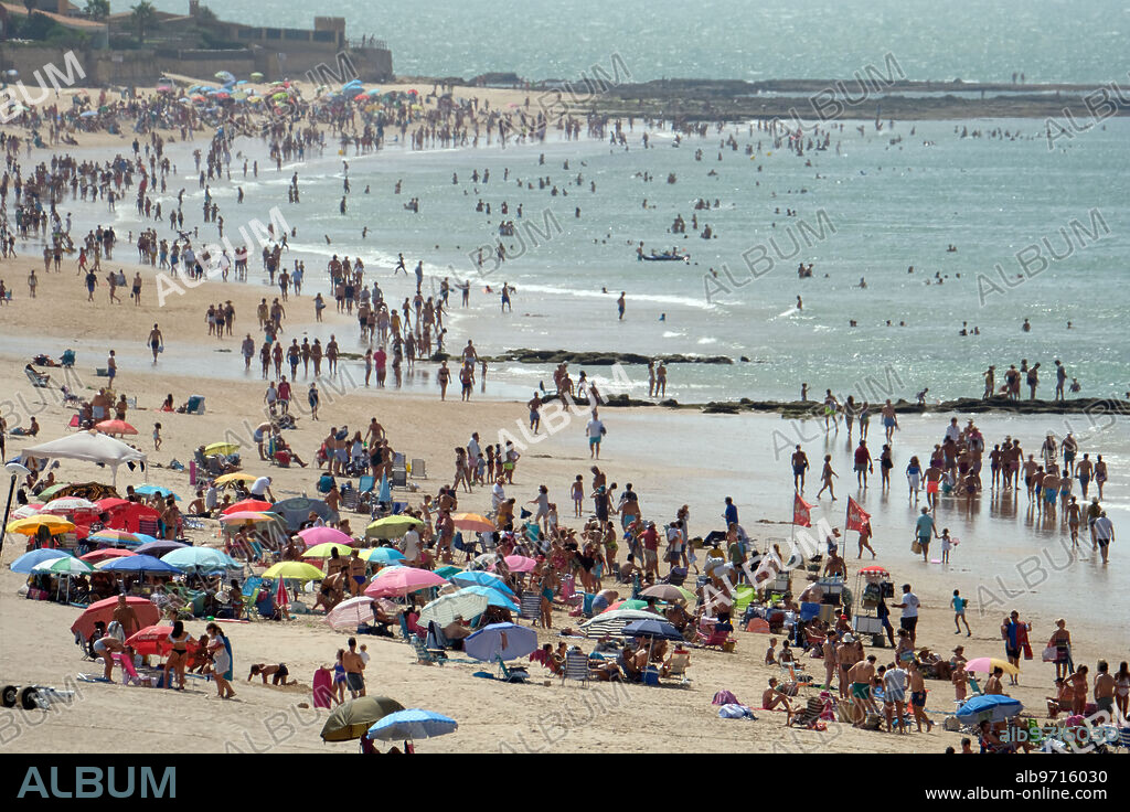 Puerto de santa María (Cádiz), 01/09/2018. Playas de el Buzo, las Redes y la Calita. Foto: Paco Martin Archsev.