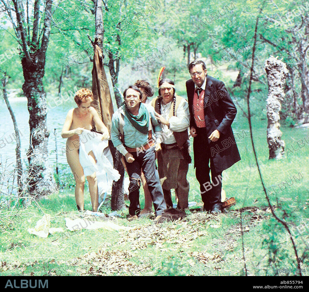ANTONIO OZORES, FERNANDO ESTESO y JUANITO NAVARRO en AL ESTE DEL OESTE, 1984, dirigida por MARIANO OZORES. Copyright IZARO FILMS.