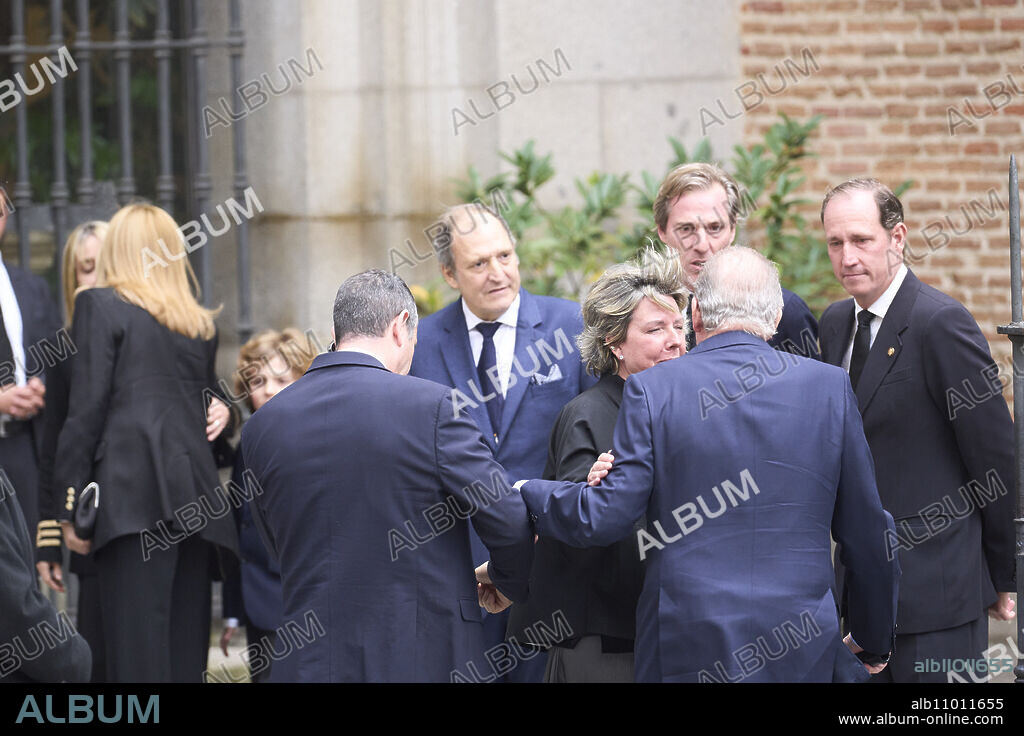 Beltran Gomez-Acebo, Juan Gomez-Acebo, Bruno Gomez-Acebo, Simoneta Gomez-Acebo, King Juan Carlos of Spain attends Mass Tribute For Fernando Gomez-Acebo in Madrid at Armed Forces Cathedral Church on April 8, 2024 in Madrid, Spain.