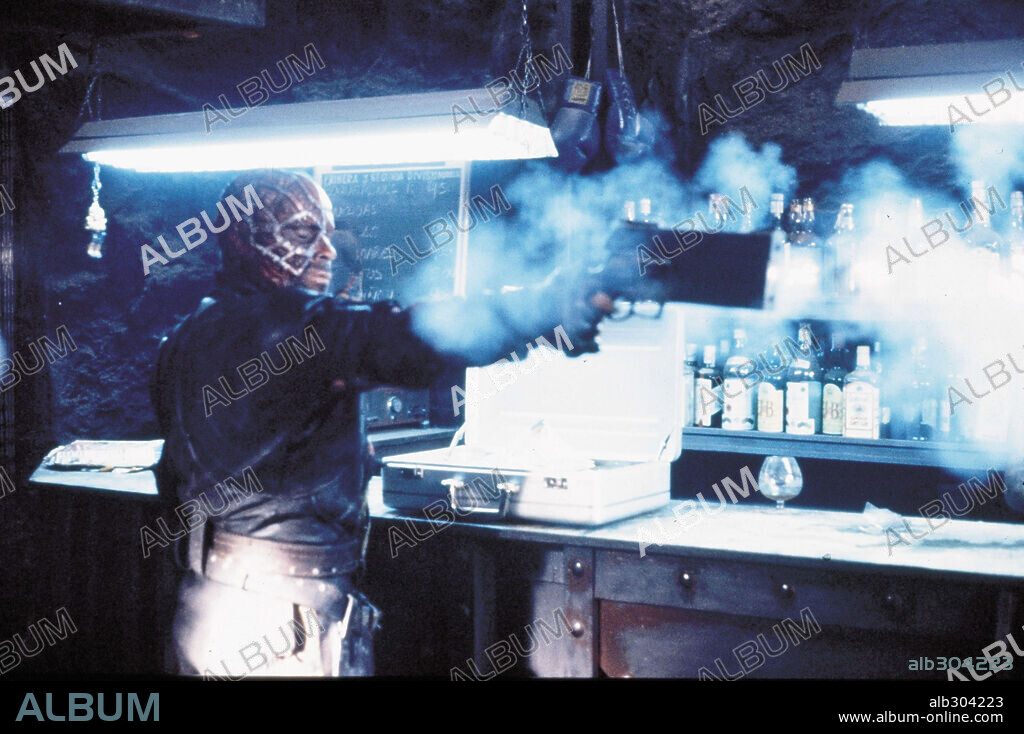 ANTONIO RESINES in MUTANT ACTION, 1993 (ACCION MUTANTE), directed by ALEX DE LA IGLESIA. Copyright EL DESEO S.A/CIBY 2000.