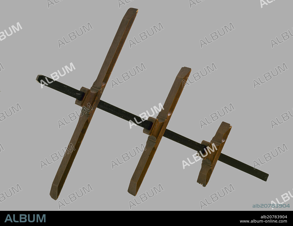 SALA COLON - BALLESTILLA CON SONAJAS - INSTRUMENTO DE NAVEGACION.