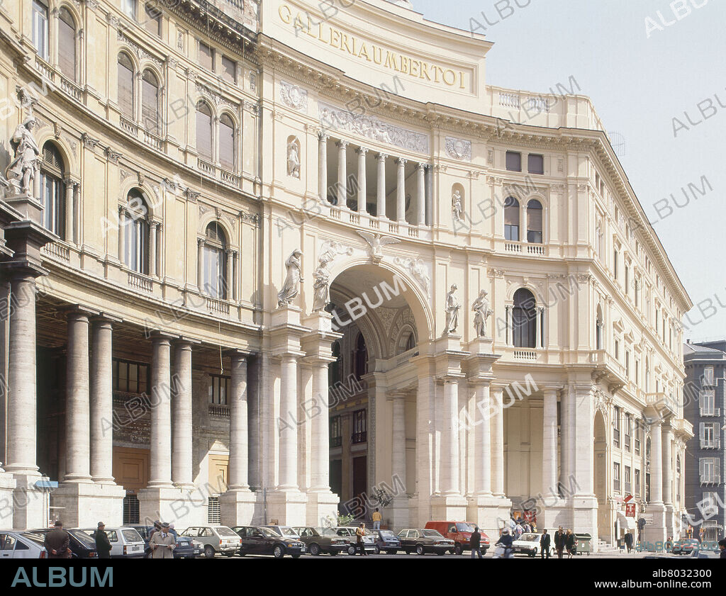 EMMANUEL ROCCO (1811-92) Y PAOLO BOUBEE. FACHADA CONCAVA DE LA GALERIA UMBERTO I - S XIX.