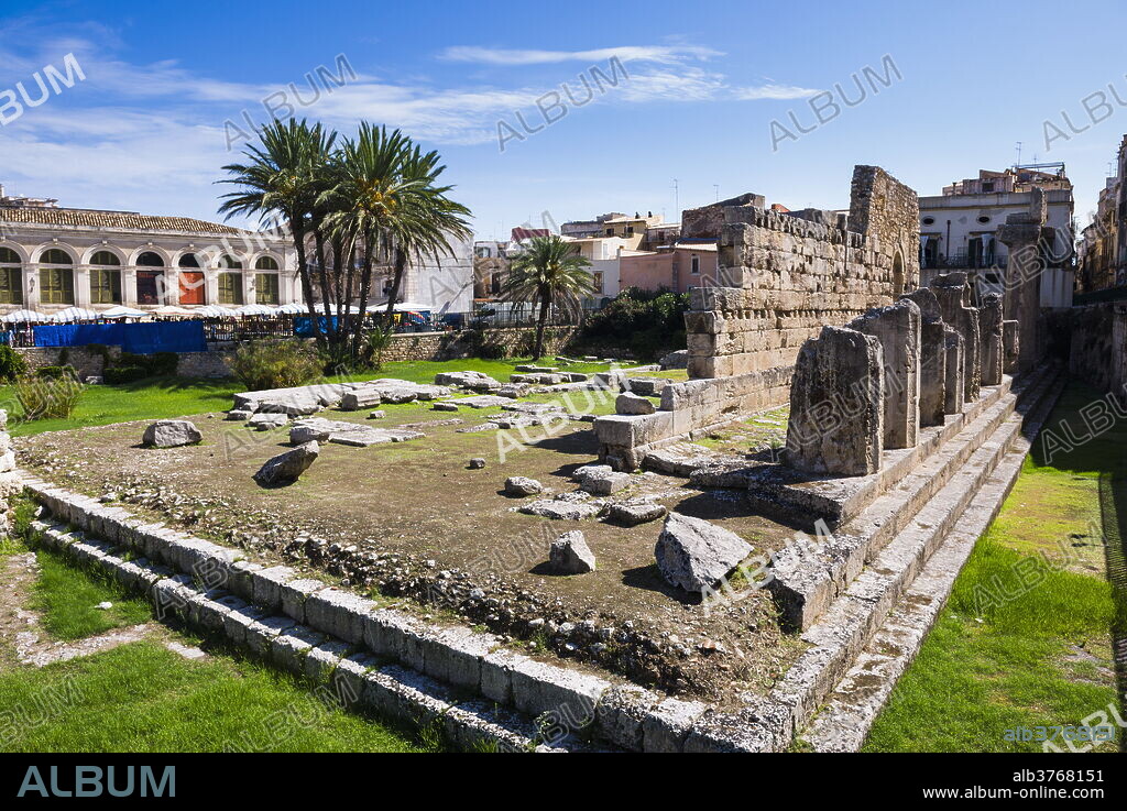 Temple of Apollo (Tempio di Apollo), Ortigia (Ortygia), Syracuse (Siracusa), UNESCO World Heritage Site, Sicily, Italy, Europe.