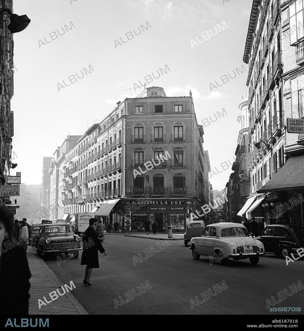 CALLES  VELARDE FUENCARRAL Y CORREDERA ALTA DE SAN PABLO - FOTOGRAFIA EN BLANCO Y NEGRO - AÑOS 60.