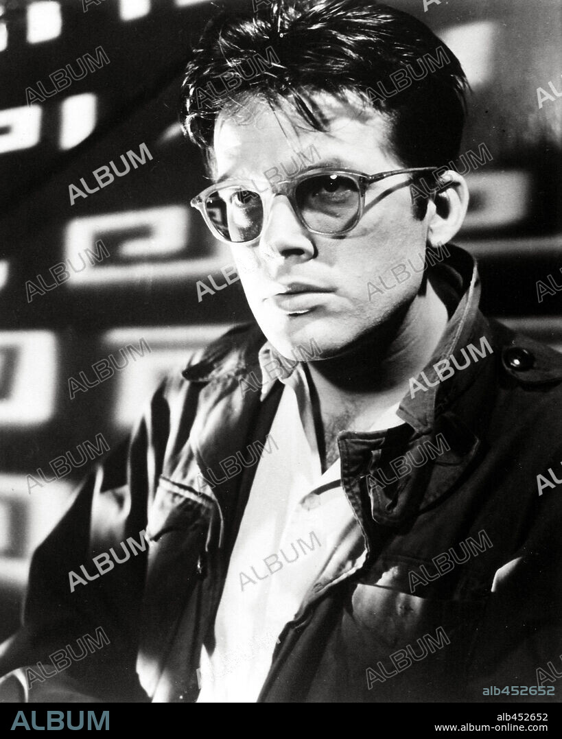ZBIGNIEW CYBULSKI en CENIZAS Y DIAMANTES, 1958 (POPIOL I DIAMENT), dirigida por ANDRZEJ WAJDA. Copyright FILM POLSKI.
