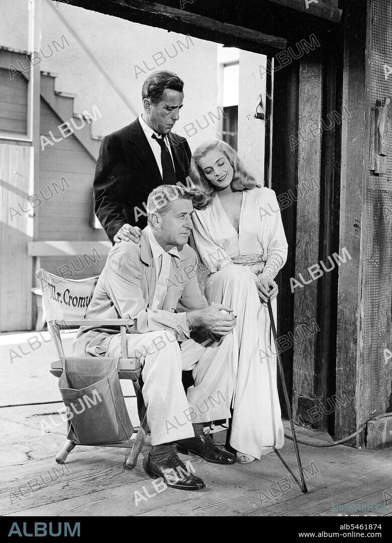 HUMPHREY BOGART, JOHN CROMWELL et LIZABETH SCOTT dans DEAD RECKONING, 1947, réalisé par JOHN CROMWELL. Copyright COLUMBIA PICTURES.