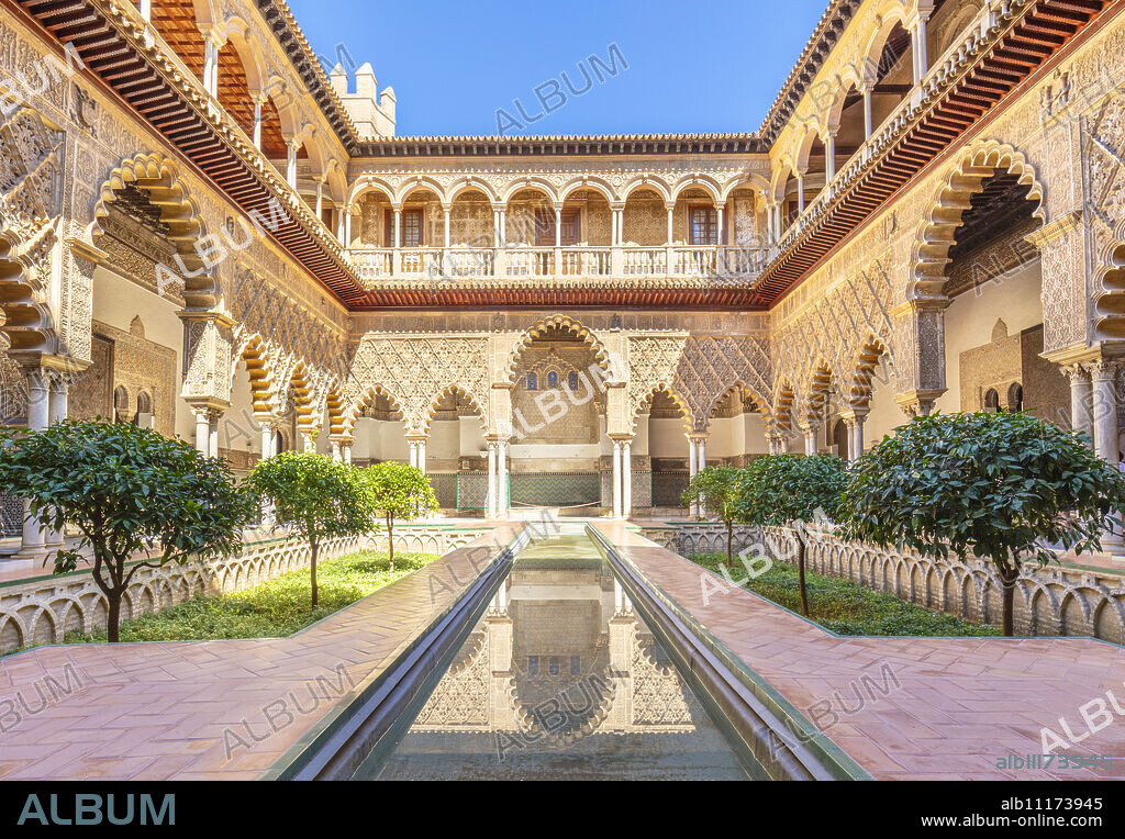 Patio de las Doncellas (The Courtyard of the Maidens), Real Alcazar (Royal Palace), UNESCO World Heritage Site, Seville, Andalusia, Spain, Europe.