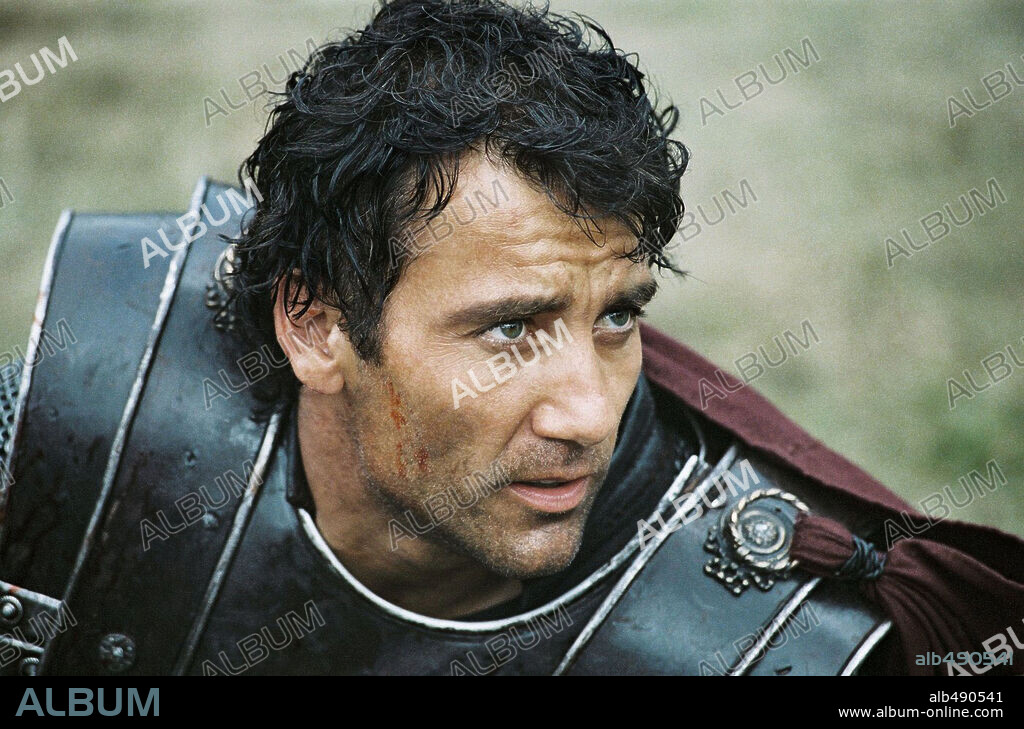 CLIVE OWEN en EL REY ARTURO, 2004 (KING ARTHUR), dirigida por ANTOINE FUQUA. Copyright TOUCHSTONE PICTURES.