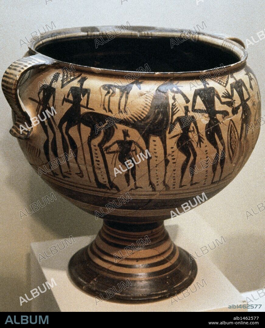 ARTE GRIEGO. CRATERA DE TEBAS con figuras negras, fechada en el siglo VII aC. Hallada en Tebas. Museo Arqueológico Nacional. Atenas. Grecia.