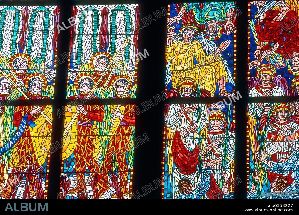 Prag-Praha (Tschechien), Veitsdom (1344 begonnen; von P.Parler 1356-85 weitergeführt; das Langhaus 1929 vollendet), Agneskapelle.-Glasfenster von Frantisek Kysela (1881-1941).-Foto, 2004.