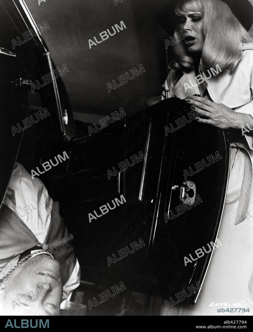 KAREN BLACK and WILLIAM PRINCE in FAMILY PLOT, 1976, directed by ALFRED HITCHCOCK. Copyright UNIVERSAL PICTURES.
