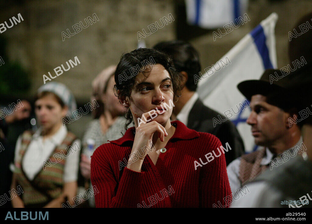 MARIA PAPAS en OH, JERUSALEN, 2006 (O JERUSALEM), dirigida por ELIE CHOURAQUI. Copyright LES FILMS E L'INSTANT/CINEGRAM/FILMS 18 LTD/TITANIA PRODUZIO.