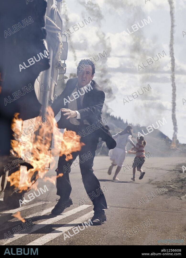 JOHN CUSACK in 2012, 2009, directed by ROLAND EMMERICH. Copyright COLUMBIA PICTURES.