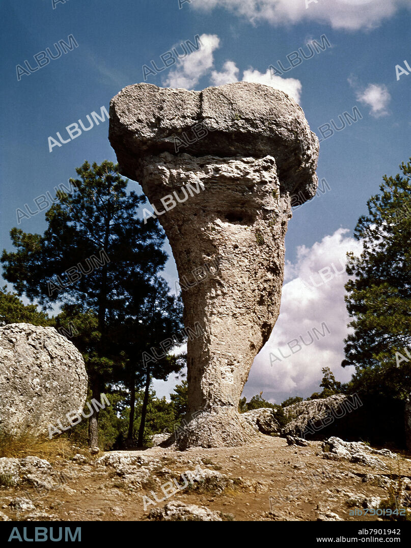 EL TORMO ALTO - ROCA EROSIONADA DEL PARQUE NATURAL CIUDAD ENCANTADA.