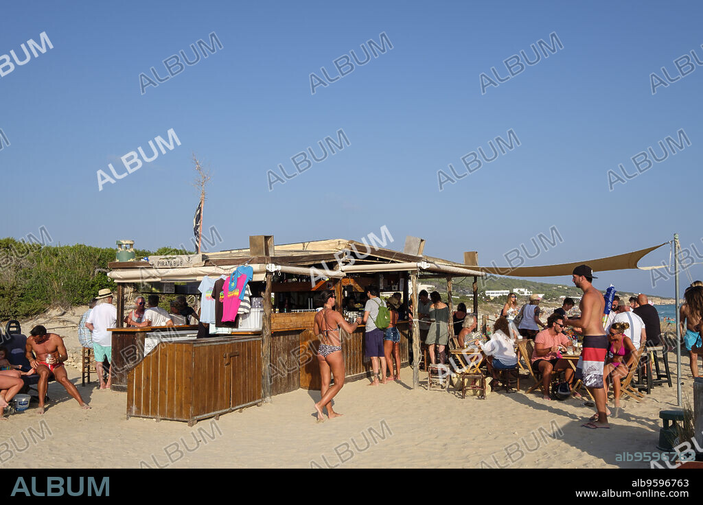 El Pirata Bus, playa de Migjorn, Formentera, balearic islands, Spain.