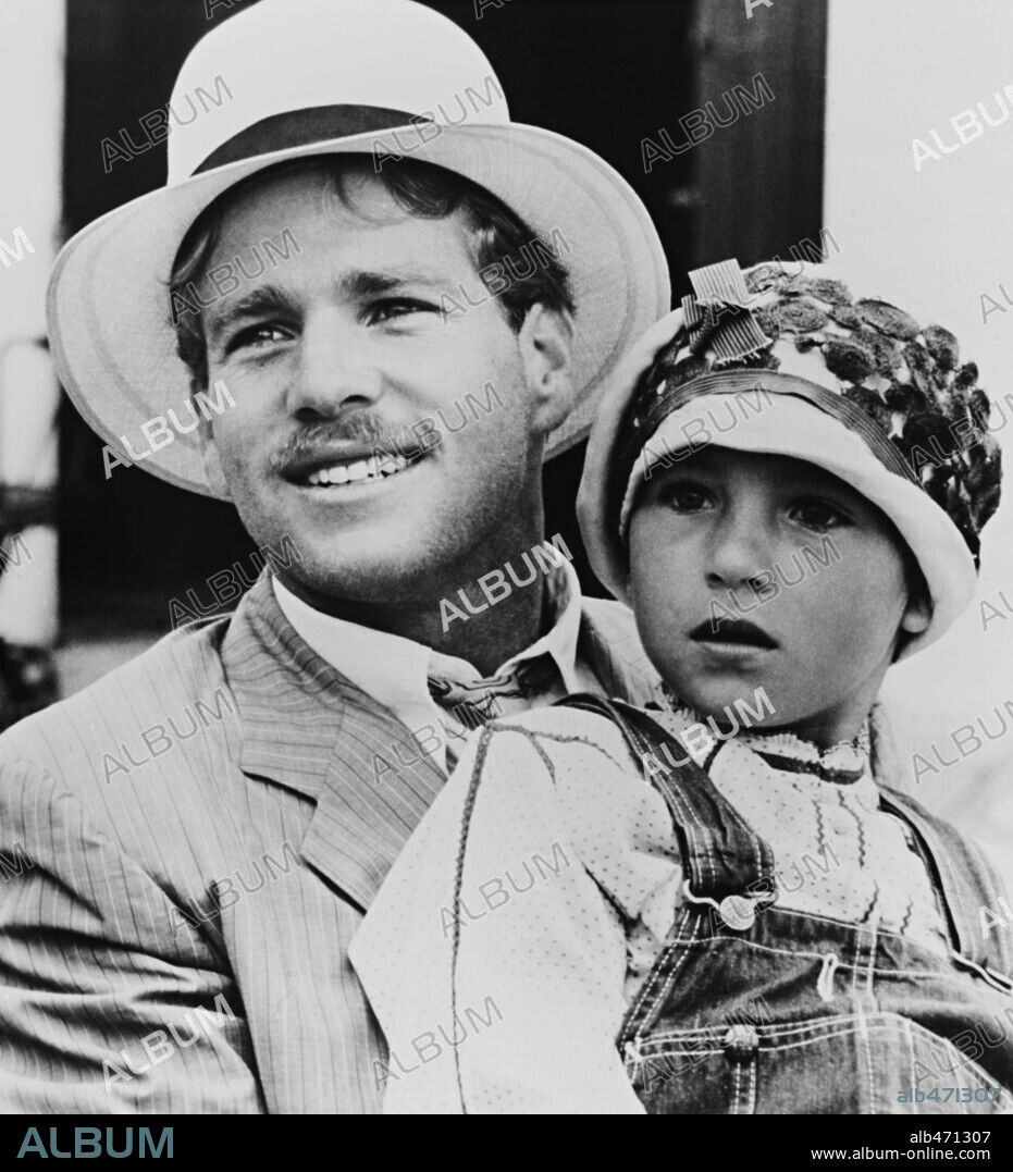 RYAN O'NEAL and TATUM O'NEAL in PAPER MOON, 1973, directed by PETER BOGDANOVICH. Copyright PARAMOUNT PICTURES.