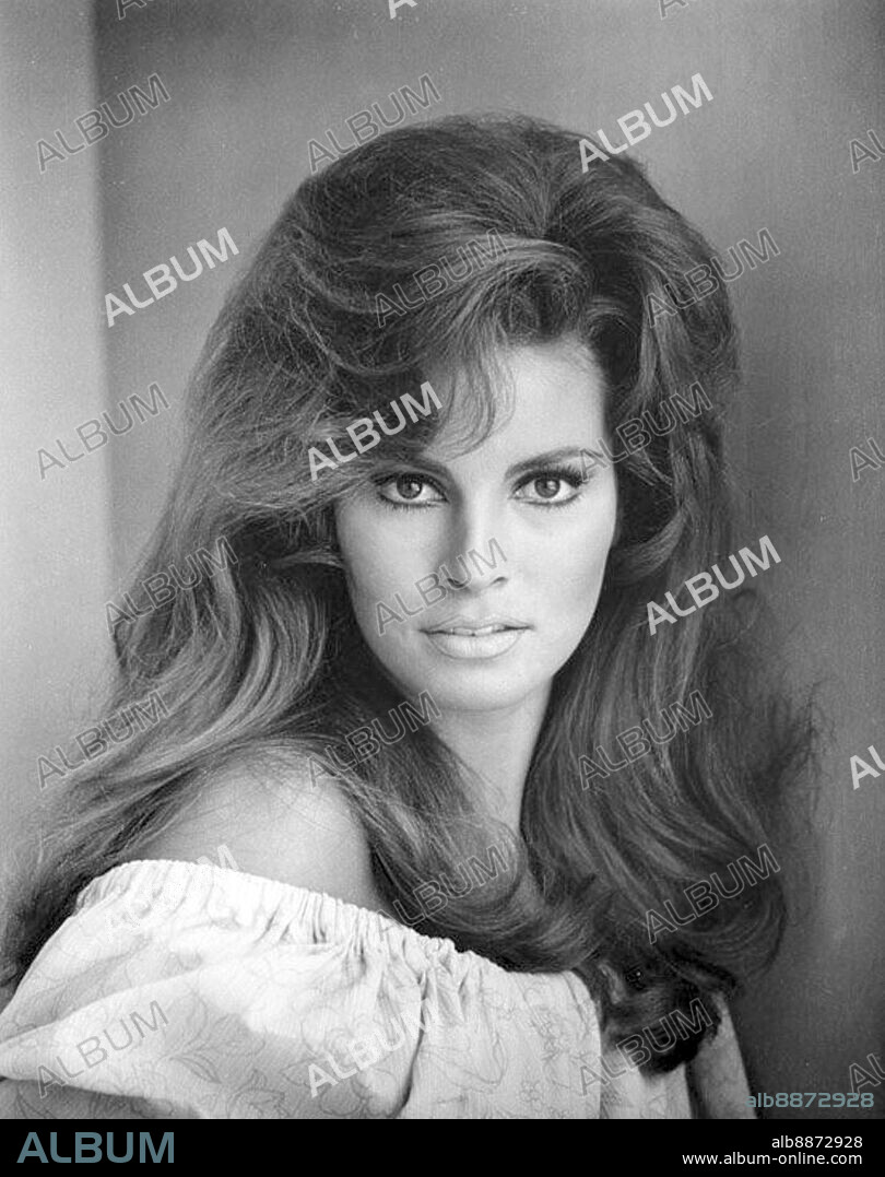RAQUEL WELCH in 100 RIFLES, 1969, directed by TOM GRIES. Copyright 20TH CENTURY FOX.