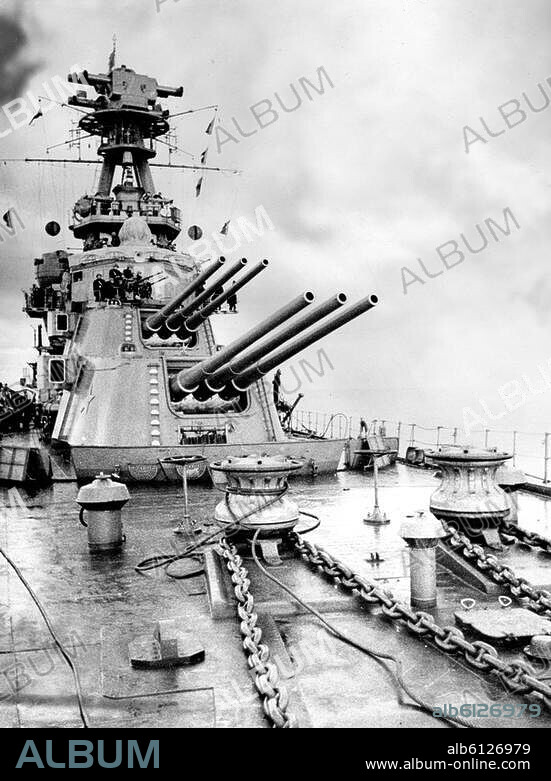 Russisches Kriegsschiff, Sewastopol, 1944.