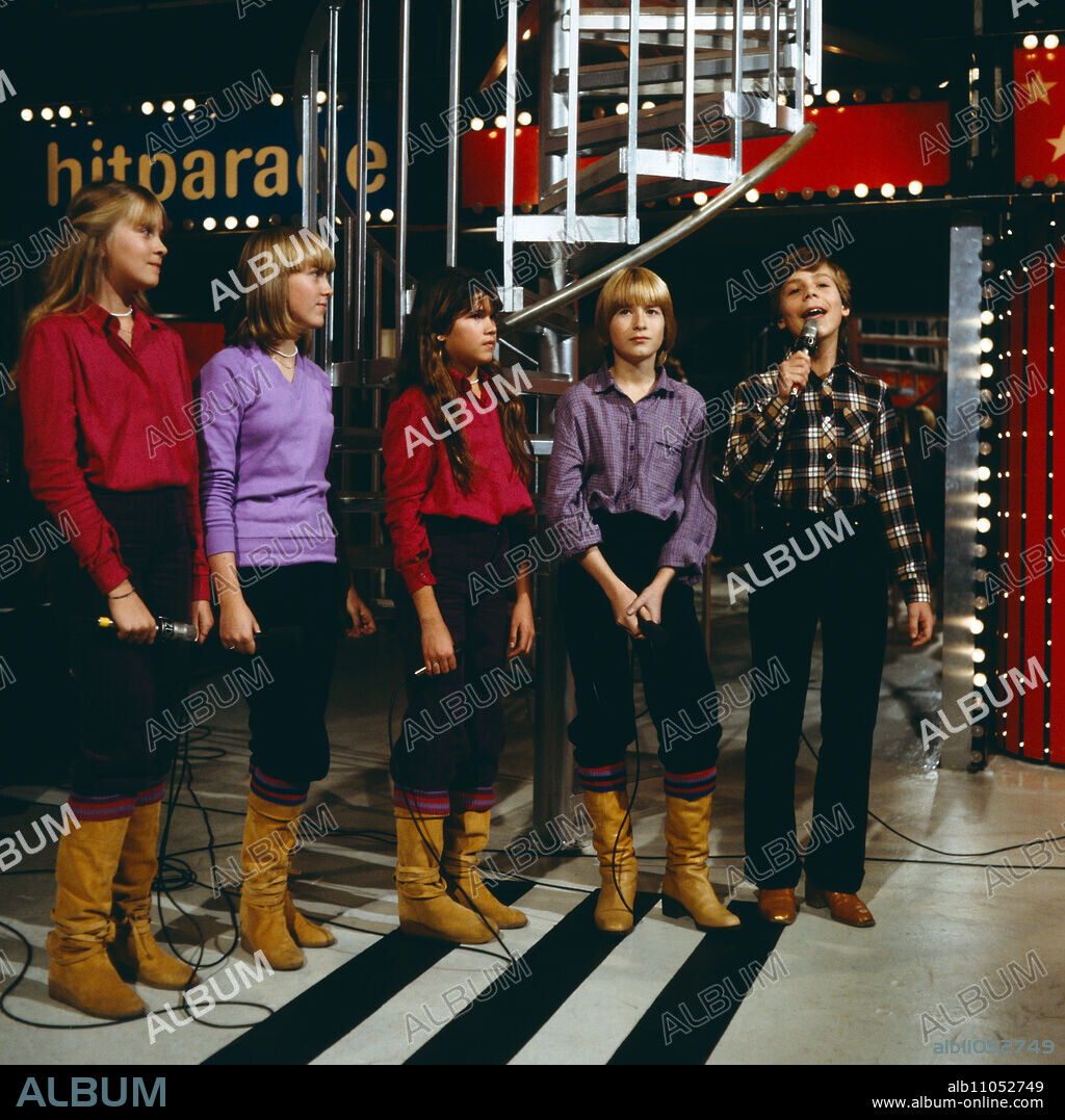 Hit parade, ZDF music show, 1979, Manuel & Pony, picture: singer Manuel, aka Achim Rodewald (right) and the girl group Pony (middle: Anke Engelke).