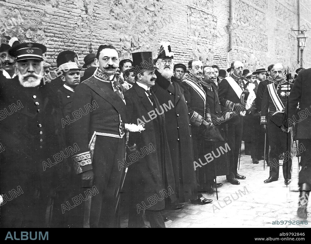 March 1912. Burial of the civil governor of Madrid (Juan Fernandez Latorre). The government and the president of congress at the farewell of the Duel, Verified at the northern station.
