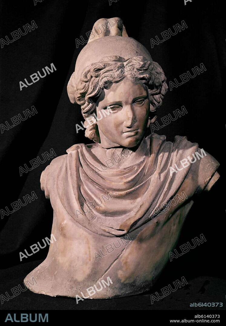 ESCULTURA DE BULTO REDONDO DE GANIMEDES - MARMOL BLANCO - COPIA ROMANA DE UN ORIGINAL GRIEGO - ALTO IMPERIO ROMANO.