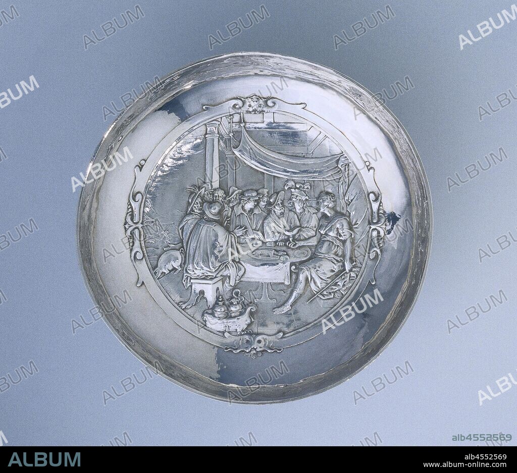 Tazza (drinking cup) with a scene of Circe and the Companions of Odysseus Drinking Bowl with Odysseus Visiting Circe Tazza (drinking cup) with a scene of Circe and the Companions of Odysseus Drinking bowl with representation of Circe and the companions of Odysseus, Drinking bowl, round, with representation in relief of Circe and the companions of Odysseus. The bottom, a cover plate fixed with three pins, is decorated with stylized acanthus leaves. Marked: Utrecht, yrl. P (1610), mt. AVV (Adam van Vianen)., Adam van Vianen (I), Utrecht, 1610, silver (metal), h 3.1 cm × d 18.2 cm × w 281 gr.