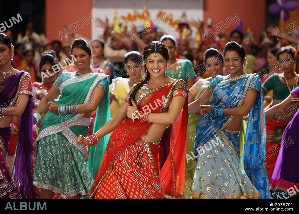AGNEEPATH, 2012, directed by KARAN MALHOTRA. Copyright DHARMA PRODUCTIONS.
