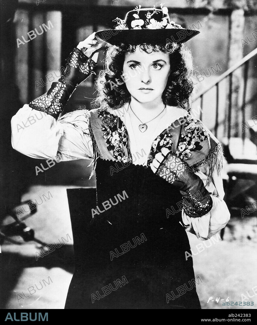 PAULETTE GODDARD in THE GREAT DICTATOR, 1940, directed by CHARLES CHAPLIN. Copyright UNITED ARTISTS.