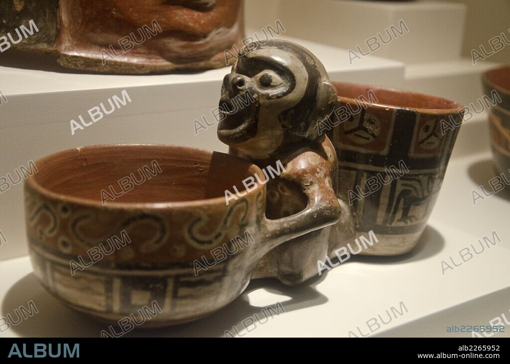 Ceramic vessel Tiwanaku culture 1500 BC-1200 BC Perú.