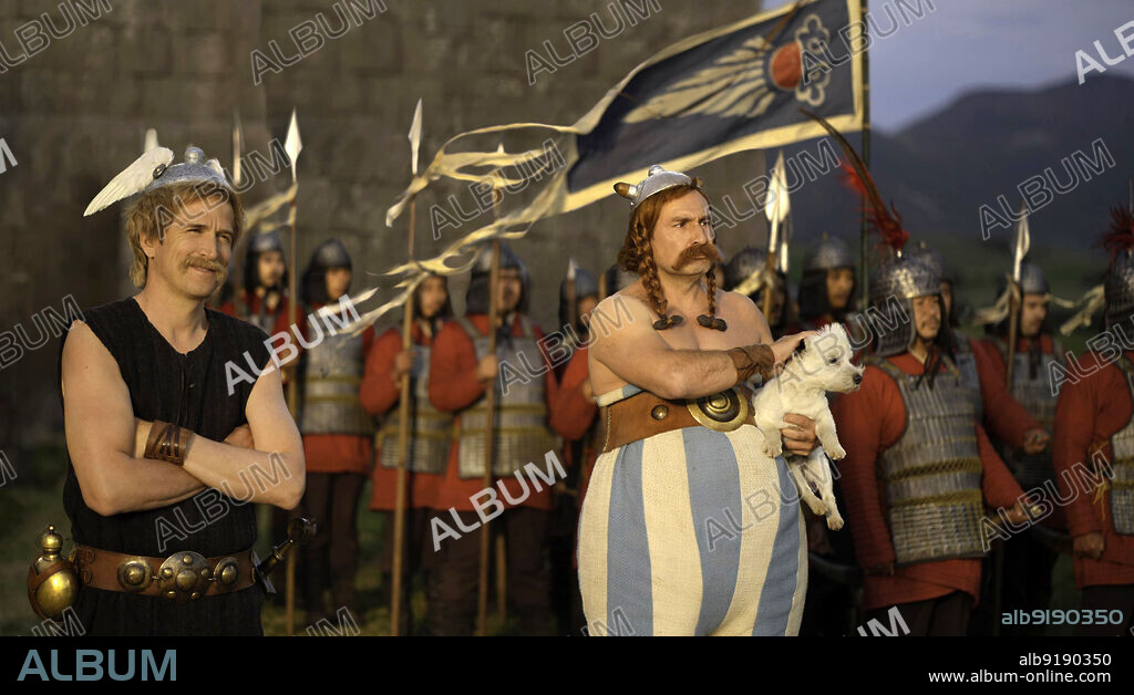 GILLES LELLOUCHE and GUILLAUME CANET in ASTERIX & OBELIX: THE MIDDLE KINGDOM, 2023 (ASTERIX ET OBELIX: L'EMPIRE DU MILIEU), directed by GUILLAUME CANET. Copyright es Editions Albert René.