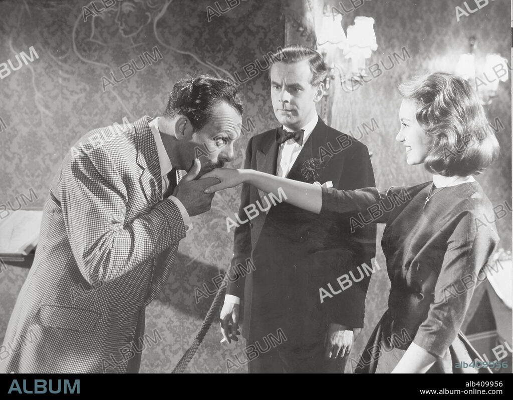 IAN CARMICHAEL, JANETTE SCOTT and TERRY-THOMAS in SCHOOL FOR SCOUNDRELS, 1960, directed by ROBERT HAMER. Copyright ASSOCIATED BRITISH PICTURES.