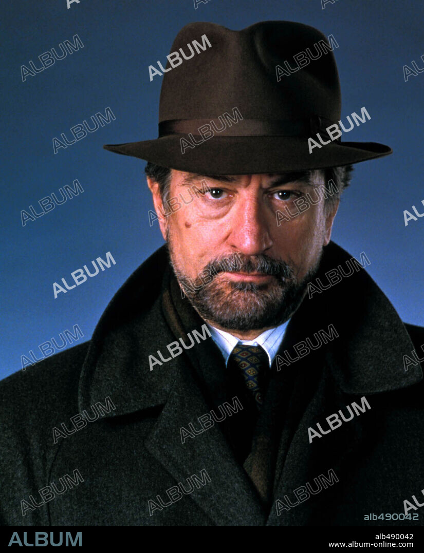ROBERT DE NIRO en EL ENVIADO, 2004 (GODSEND), dirigida por NICK HAMM. Copyright 2929 PROD/ARTIST PROD. GROUP/BLUE PROD/LIONS GATE FILMS.