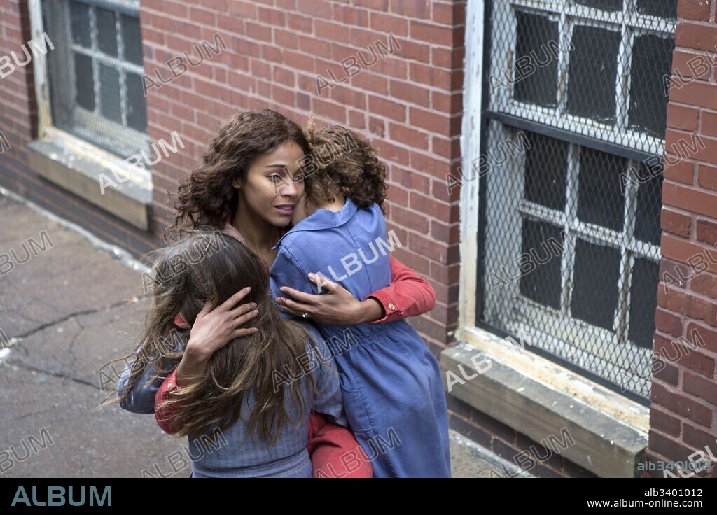 ZOE SALDANA in INFINITELY POLAR BEAR, 2014, directed by MAYA FORBES. Copyright Paper Steet Films/Park Pictures.