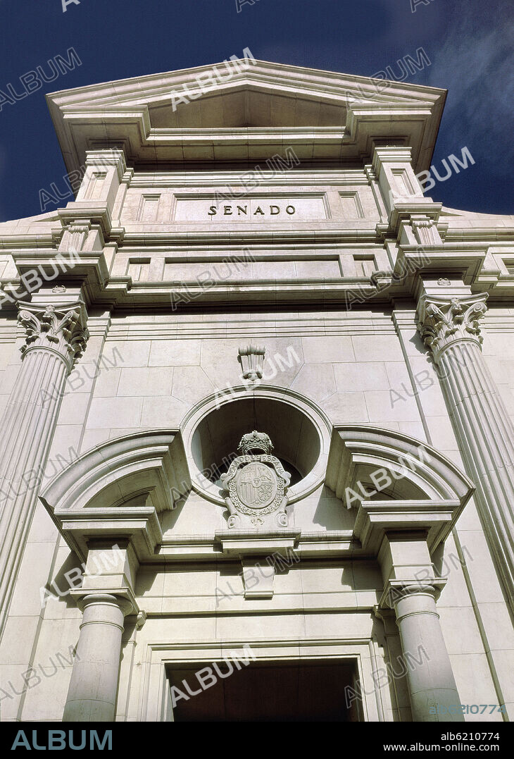 PORTADA DE LA ANTIGUA IGLESIA DE LOS AGUSTINOS EN LA FACHADA PRINCIPAL DEL SENADO REFORMADA POR ANIBAL ALVAREZ.