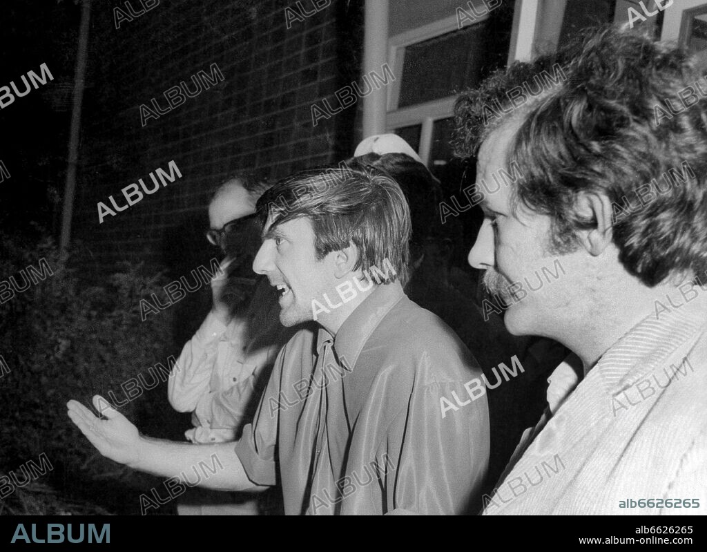 The picture shows student leader Rudi Dutschke (M) during a demonstration against Vietnam War in front of the America House in Frankfurt am Main in September 1967. 01/09/1967